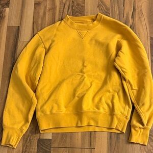 Woman’s  Yellow Sweater Uniqlo